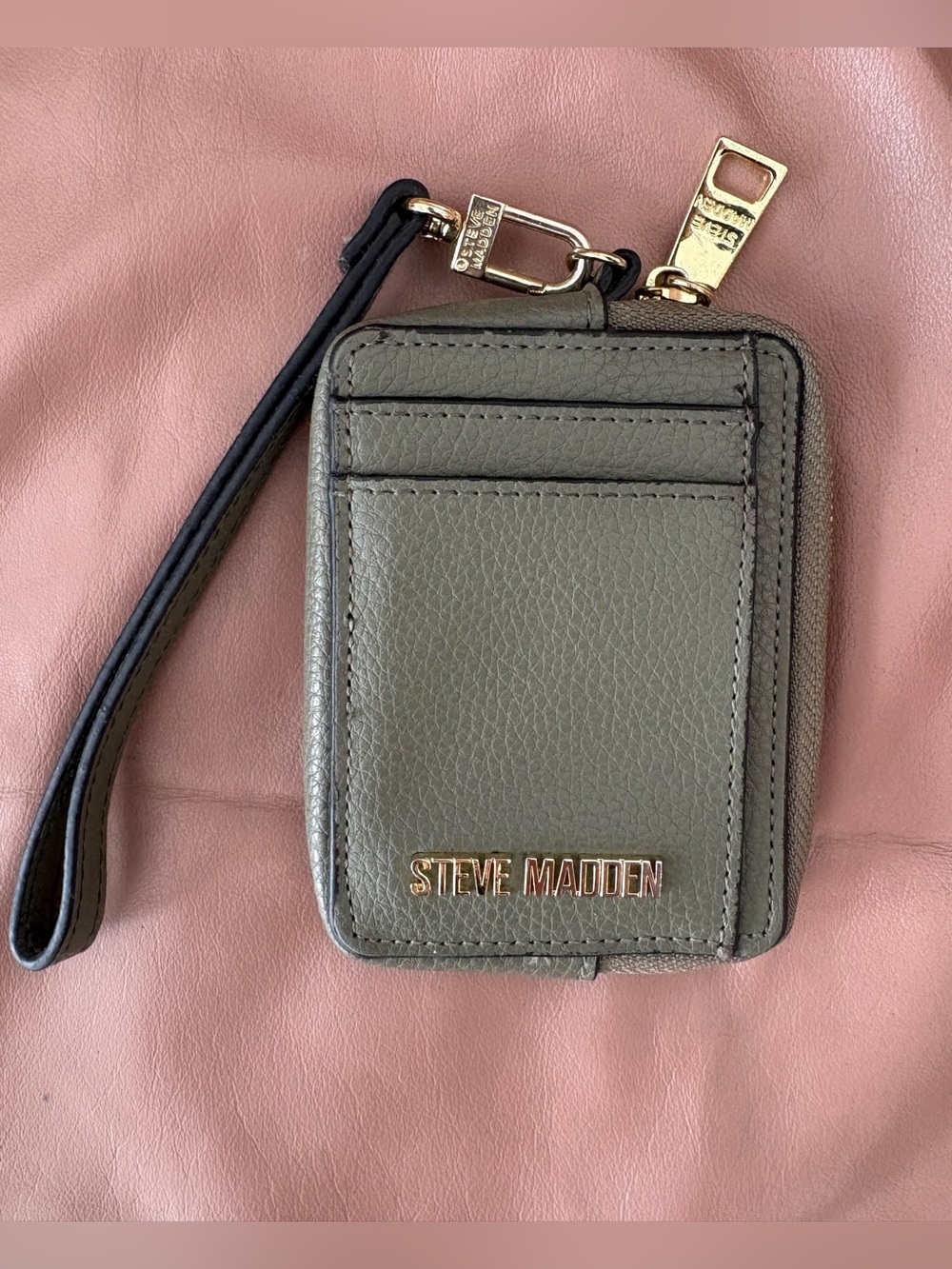 Steve Madden Olive Green Bpipper Zip Around Card Case Vegan Leather Wristlet